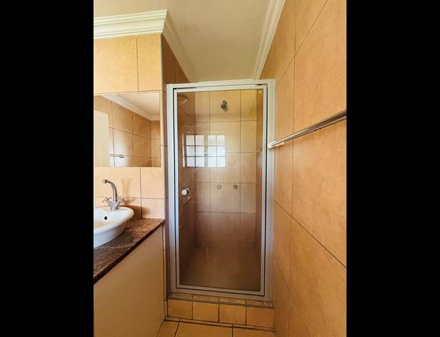 2 BEDROOM APARTMENT TO LET IN OLYMPUS AH
